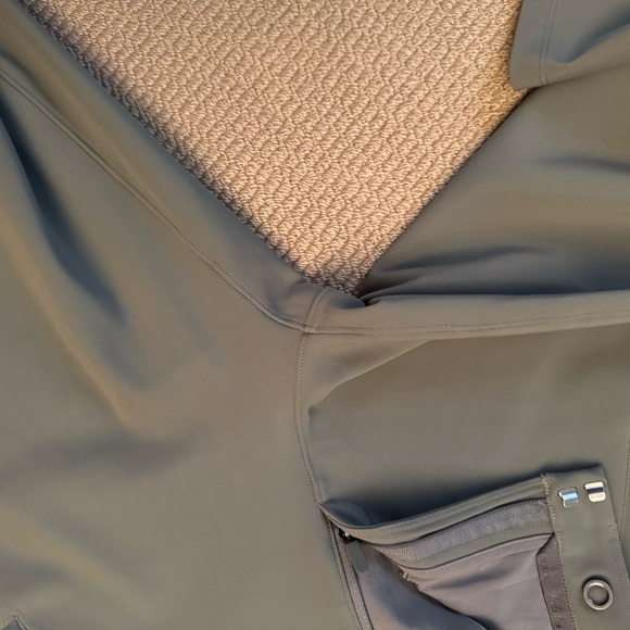 Lululemon On The Move Pant *Lightweight
Grey Sage - Picture 9 of 10